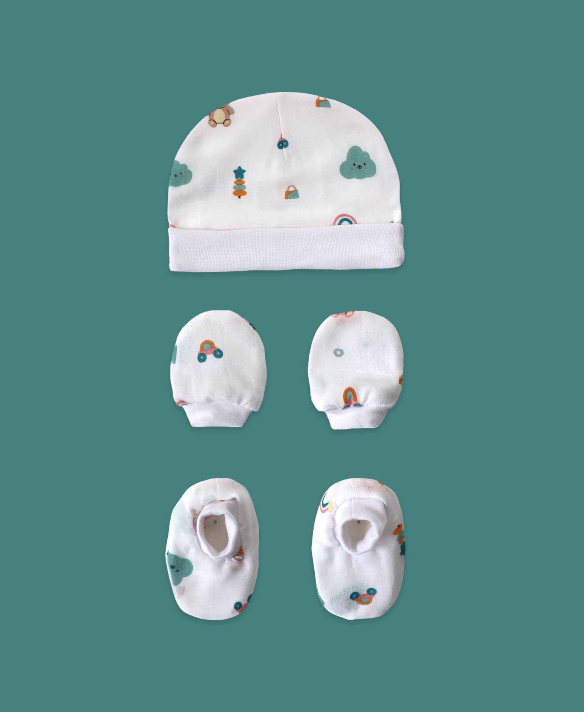 Organic muslin Teddy Clouds print newborn cap mittens booties set by Maa Toddlers India